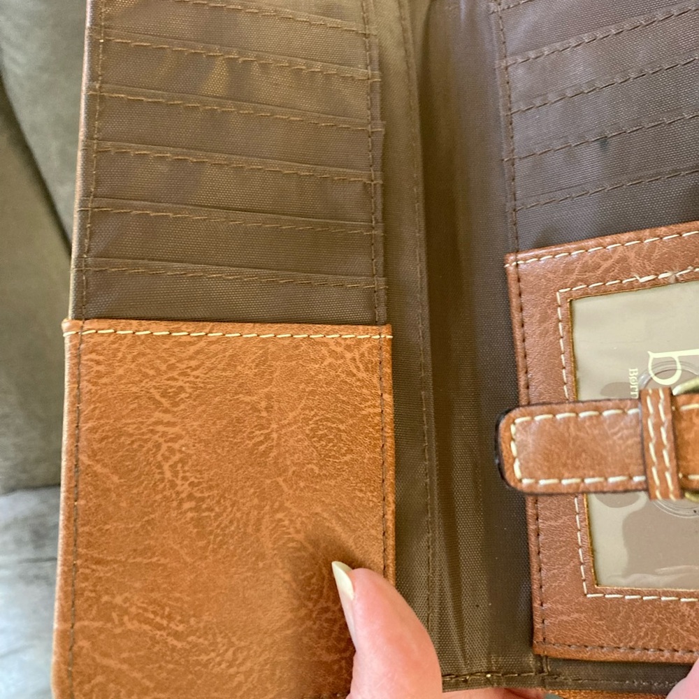 B.0.C wallet - Picture 3 of 5